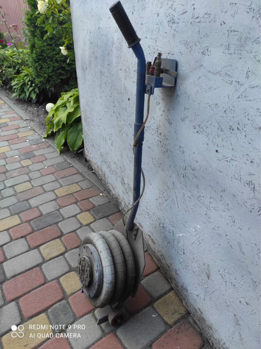 Продам пневмодомкрат