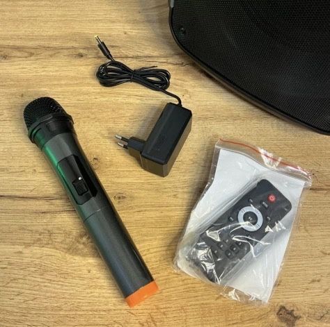 колонка портативная fm радіо колонка блютуз з мікрофоном