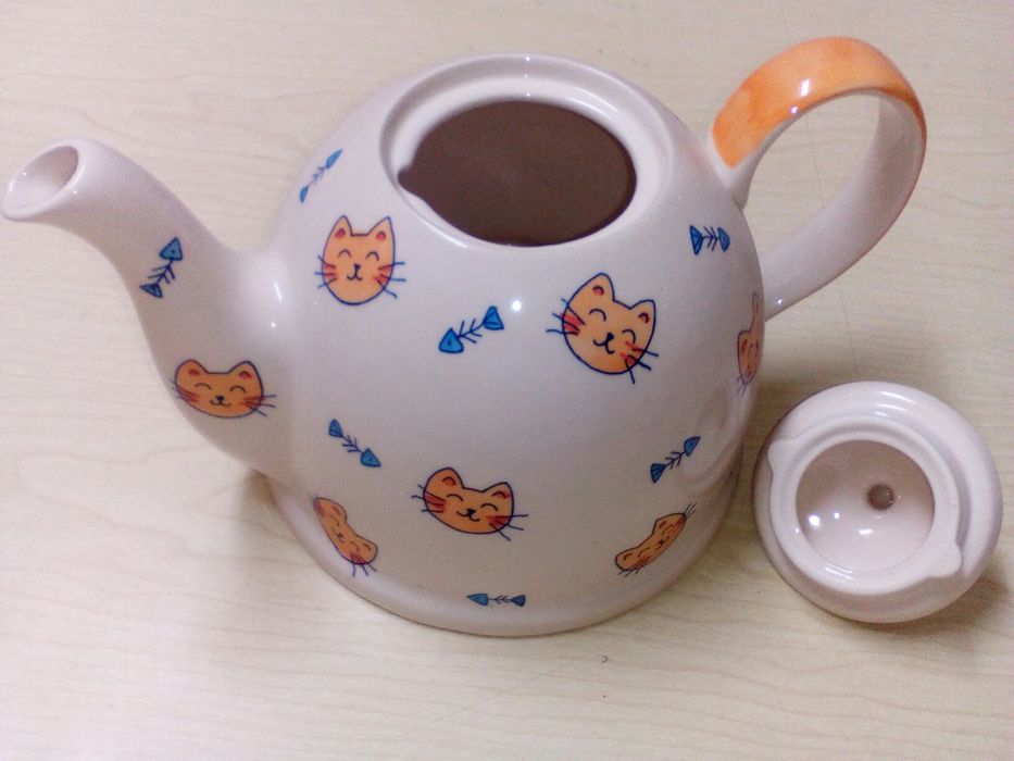 Bule de chá do Gato Preto.