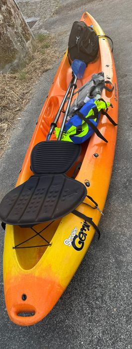 Kayak 2 lugares+1, 2 coletes e 2 encostos