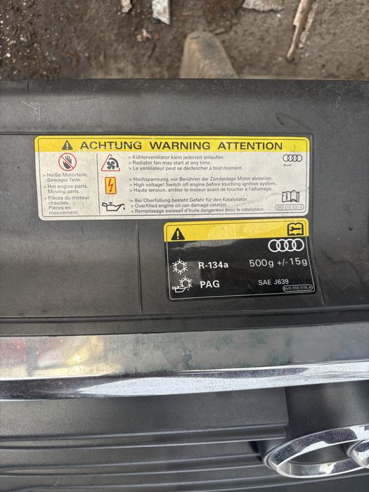 Решітка передньго бампера(радіотара) Audi A3 V8 2012-2016 роки