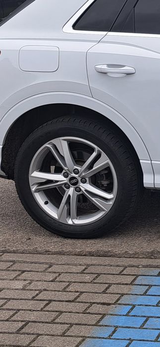 Audi q3 83a alufelgi felgi kola opony 235/50 r19 Idealne