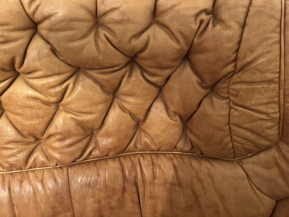 Шкіряний класичний диван