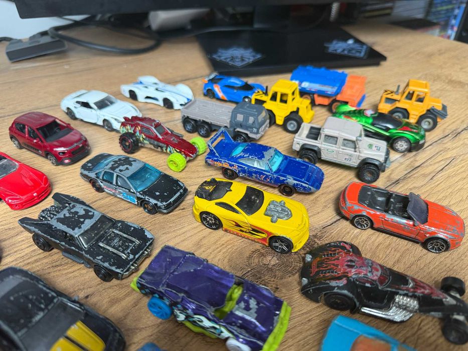 Samochodziki Hot Wheels Matchbox Maisto Majorette Siku