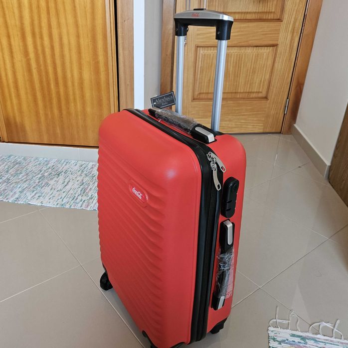 Mala de viagem italiana - Edição Limitada rara Coca cola - 4 rodas