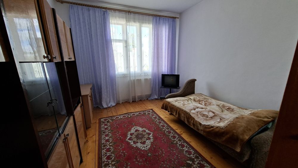 Продаж житлового будинку . Площа  220м².Земельна ділянка 11 сот.Програми. Є-відновлення.  Комунікації.Меблі .Техніка .