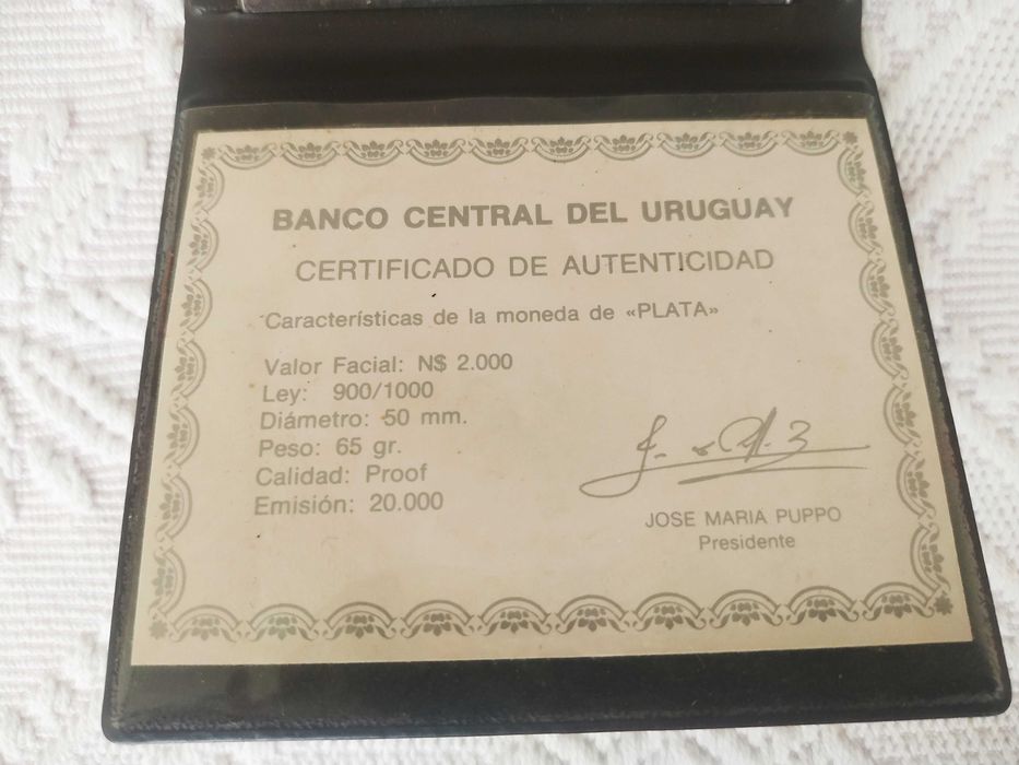 Moeda em prata proof de 2000 pesos novos de 1983 Visita dos reis de Espanha ao Uruguai (RARA)