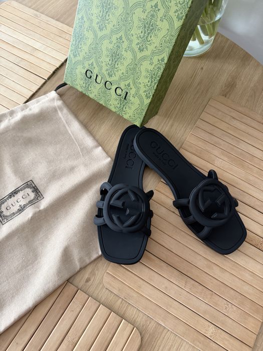 Klapki Gucci Interlocking GG Sandały