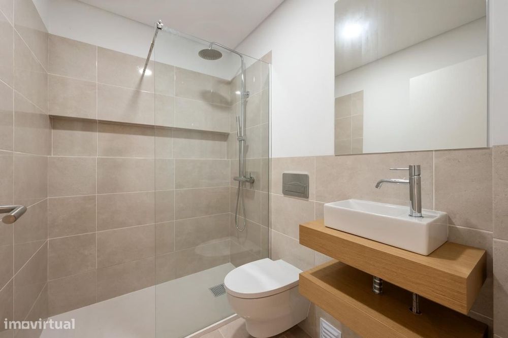 Moradia Geminada T3 com piscina, Quinta da Amizade, Setubal