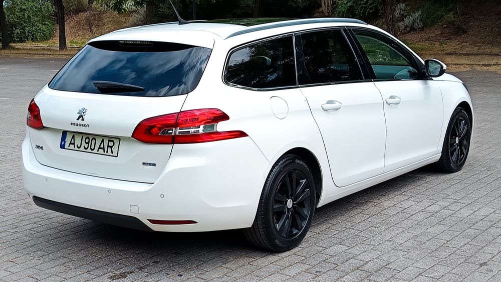 Peugeot 308 — fotografia 3