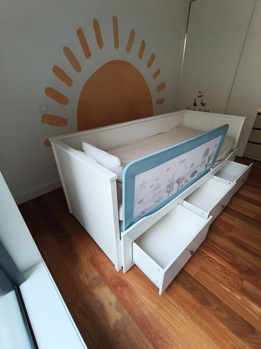 Cama criança Hemnes + colchões