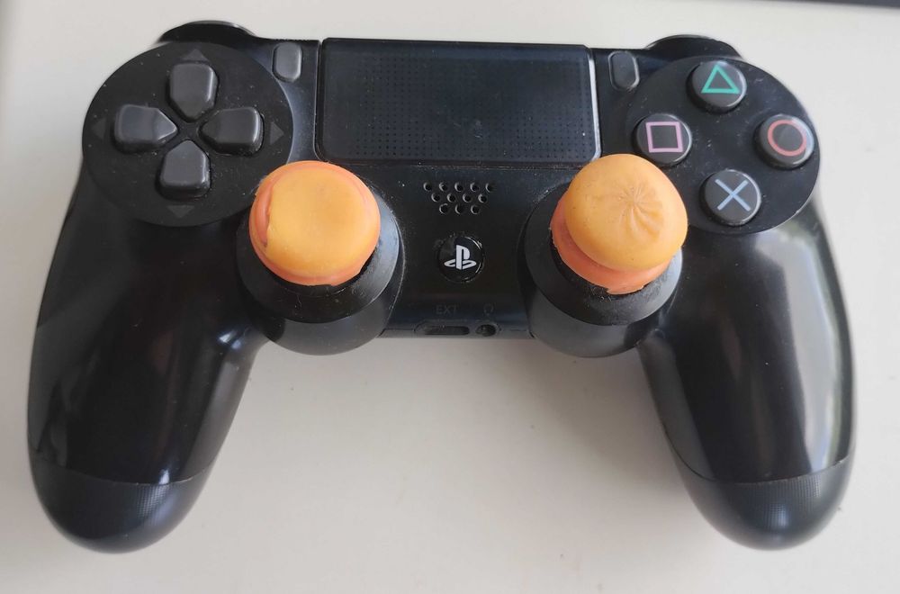 Продам Playstation 4 Slim