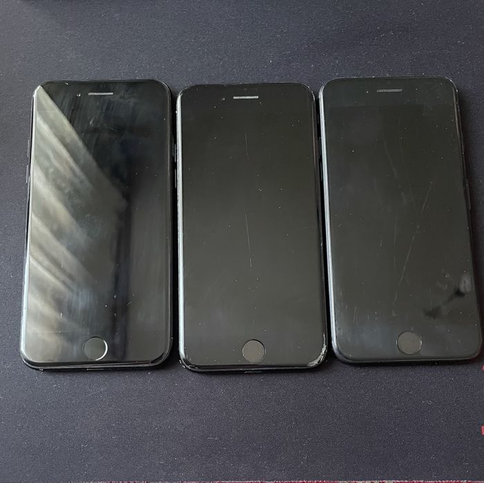 Продам iPhone SE 2020, 8  7plus заблоковані