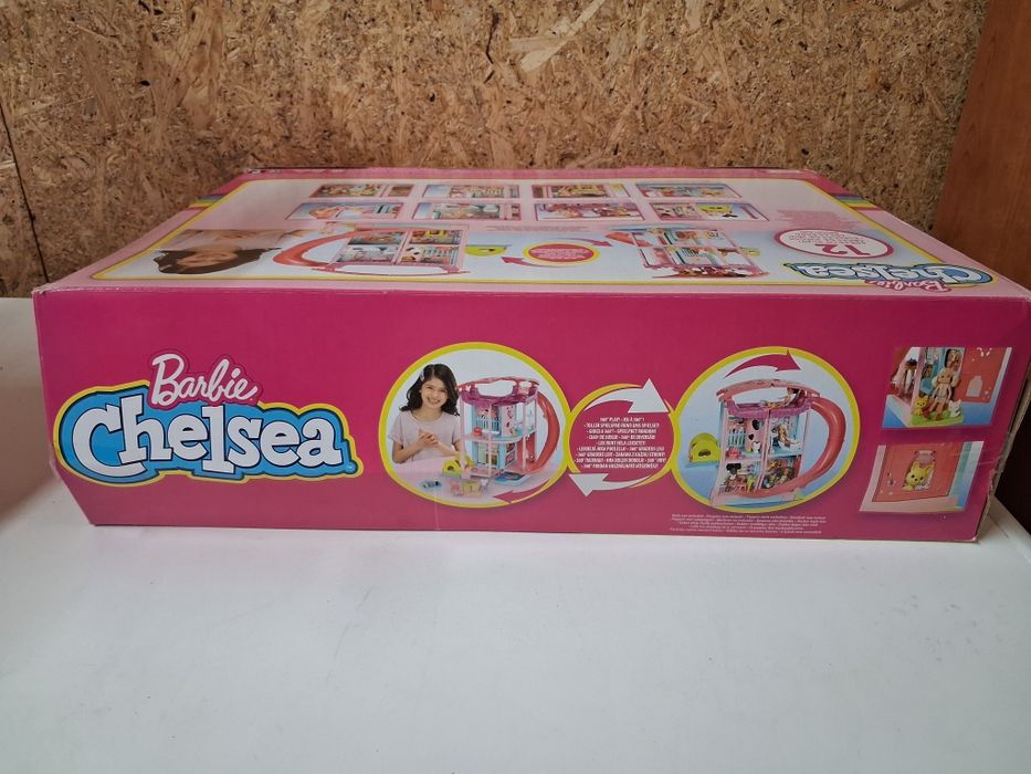 Casa Barbie -  Casa Da Chelsea com piscina
Em bom estado 
Com caixa or
