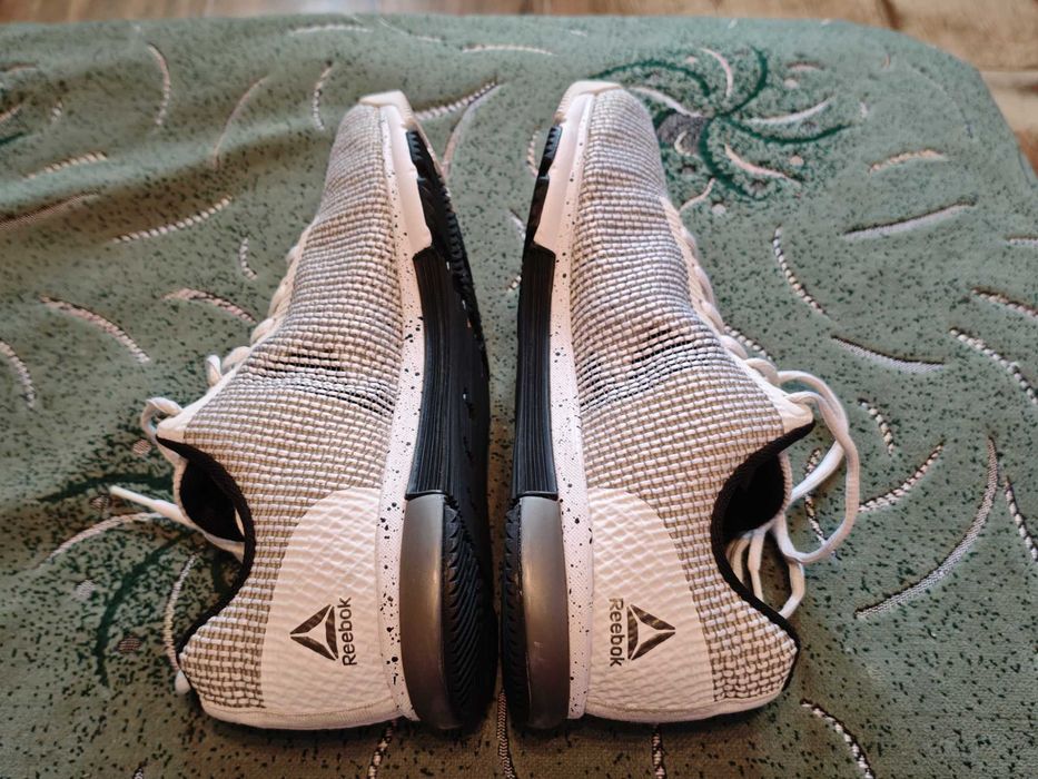 Кроссовки Reebok (оригинал) фирменные размер-39 стелька-25,5 см.