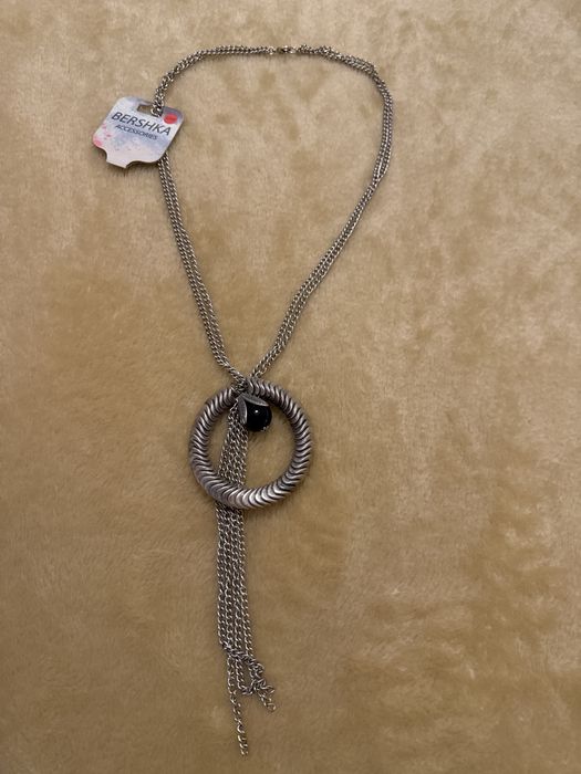 Colar da Bershka