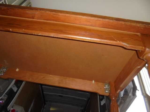 mesa de cosinha em madeira  com 1.32cm de comprido 72cm de largura