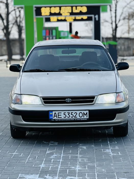 Продам Toyota Carina