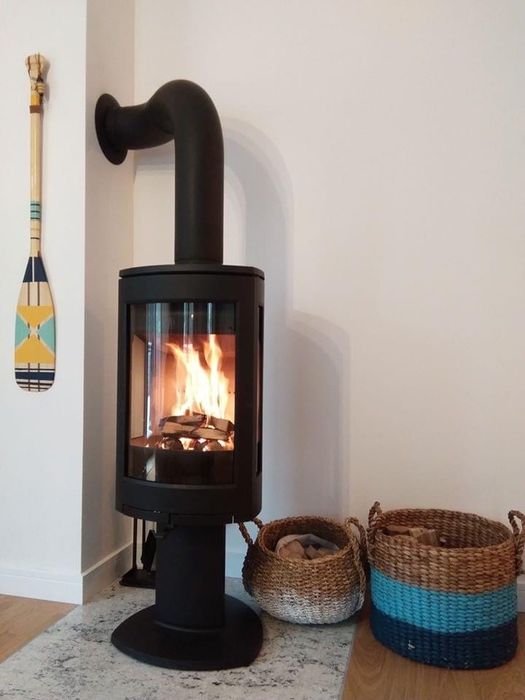 Kominek Jotul F 373 na kolumnie