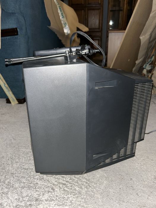 Televisão CRT Sony Trinitron – com comando e antena