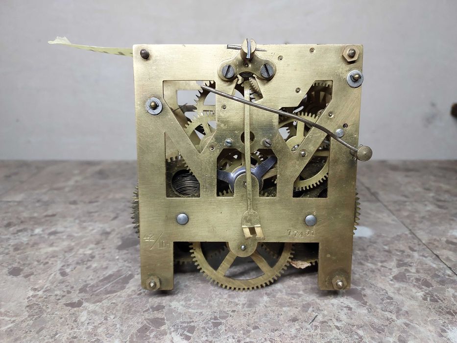 M149 Mechanizm starego zegara ściennego Mauthe