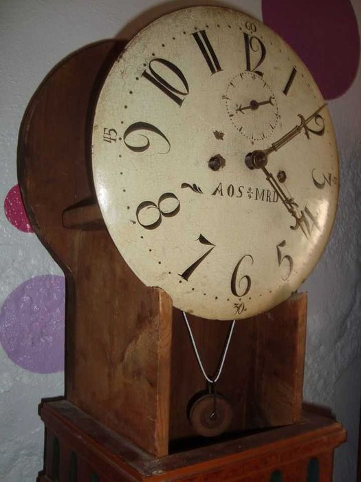 Relógio de madeira pintada do sec. XIX