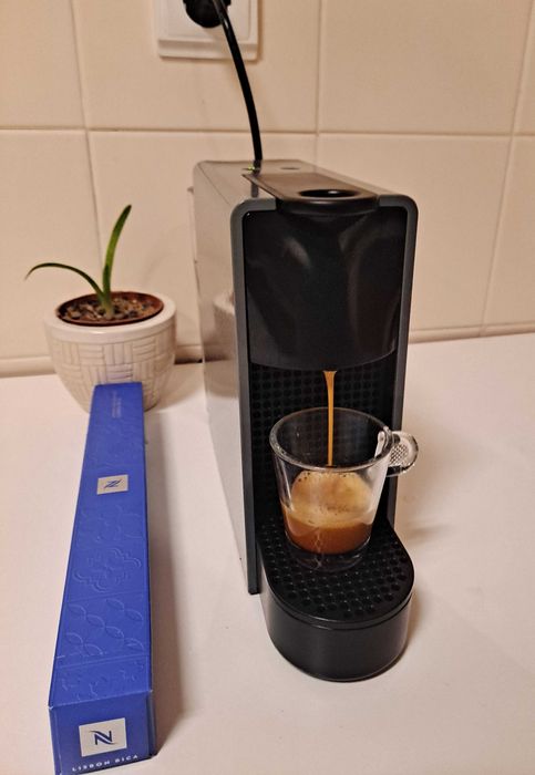 Máquina café Nespresso KRUPS Essenza Mini