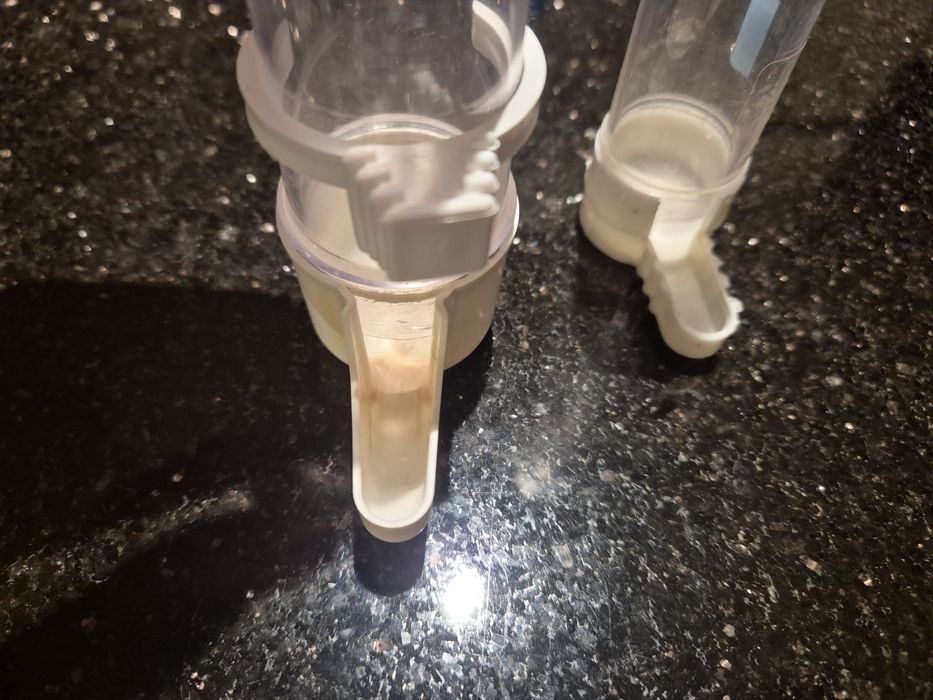 Poidełka dla papug 2szt. Pojemniki na wodę dozownik