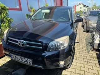 toyota rav 4 samochód