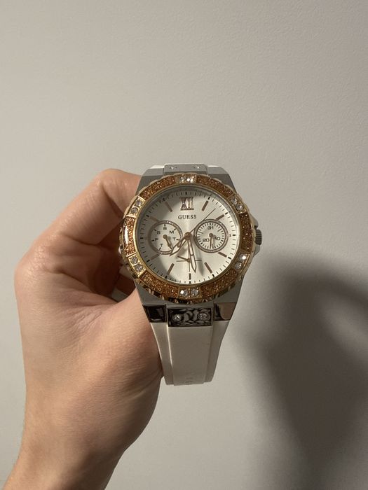 Часи GUESS W1053L2