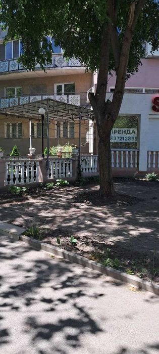 Приміщення для бізнесу 300 м² у центрі міста з меблями та обладнанням