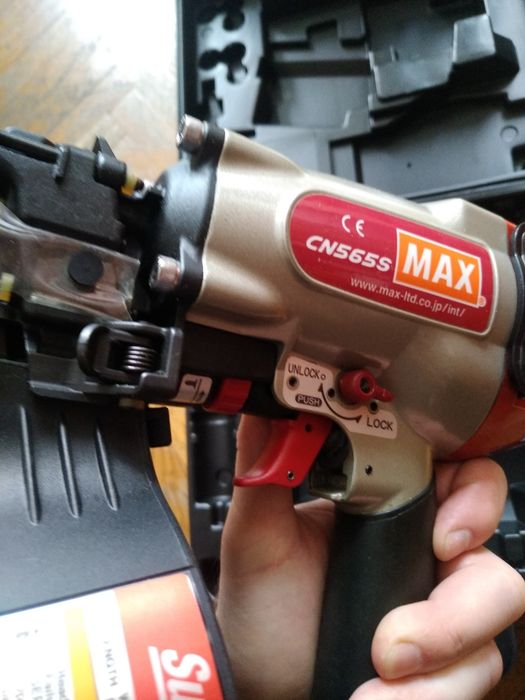 пневмопистолет нейлер MAX CN565