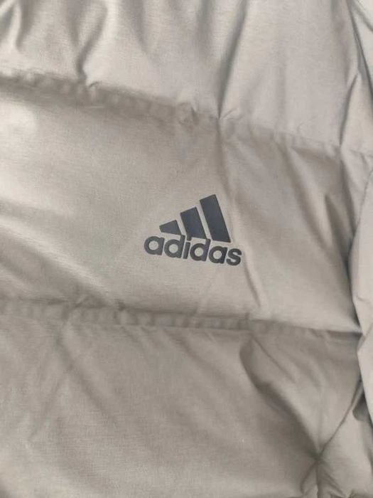 Kispo de penas adidas