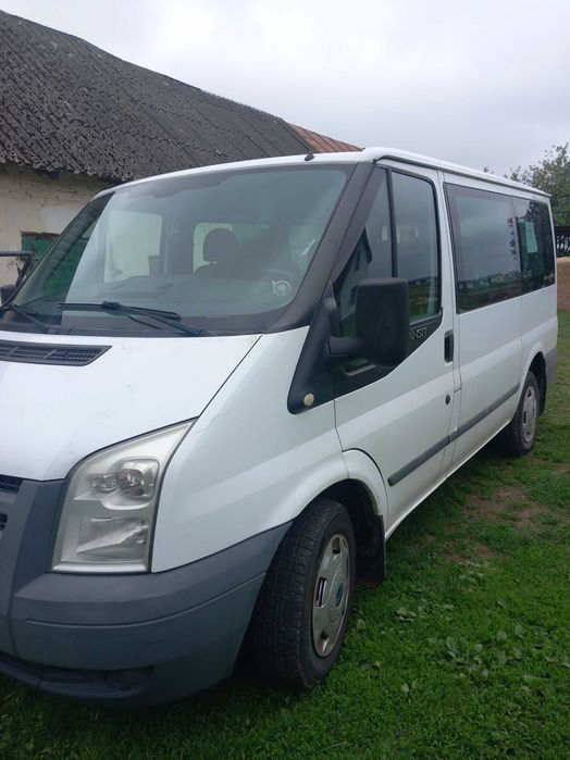Sprzedam Ford transit 9 osobowy