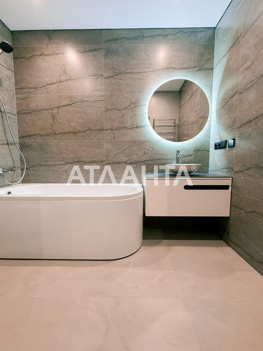 Продаж  2кімнатної квартири з ремонтом Варшавський 3