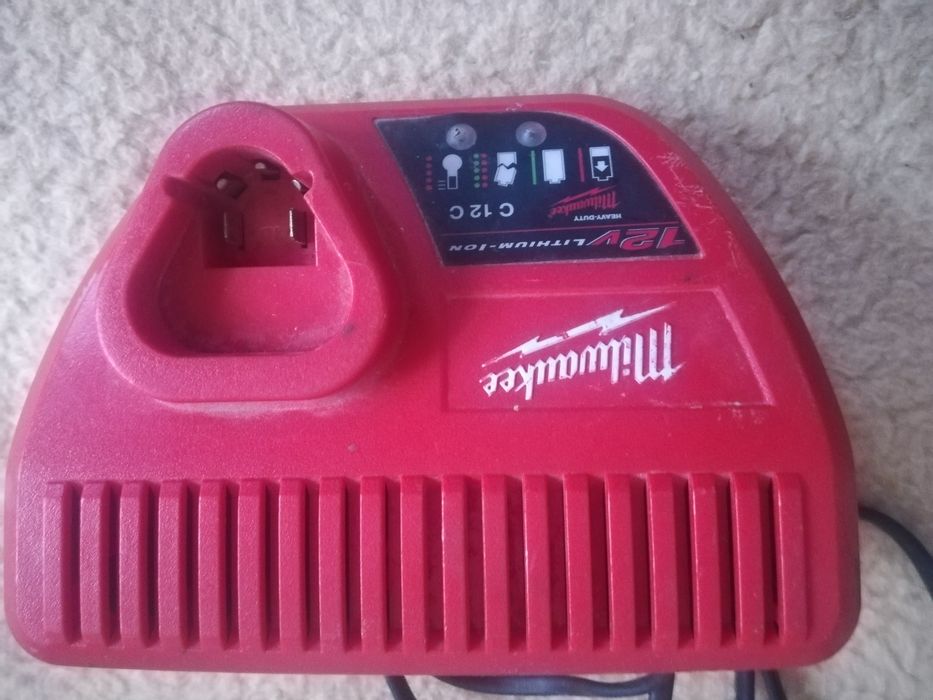 Milwaukee HACKZALL M 12 lisi ogon