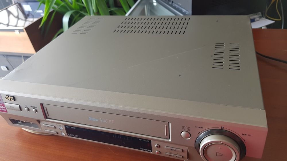 JVC Video SVH-S HR-S6700 S/comando.