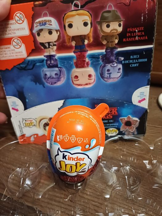 Фігурки Kinder Joy "Stranher Things " ,фігурки