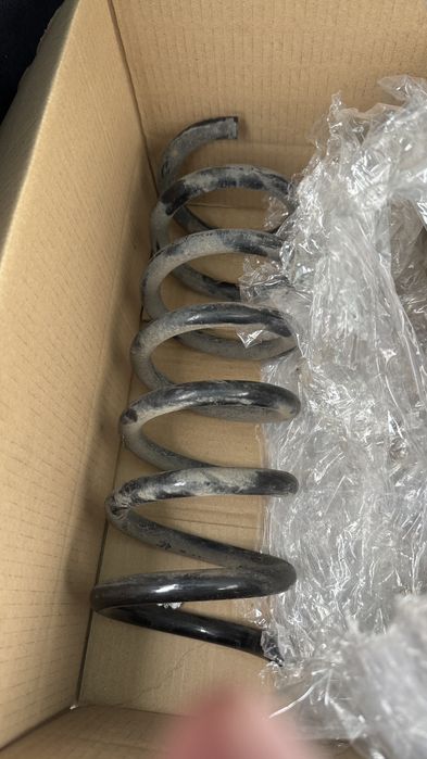 Продам б/у пружину з Таурег Фольцвагген 2012