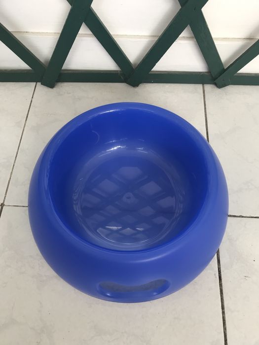 Comedouro/ bebedouro para cão