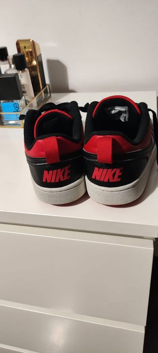 Nike Court Borough Low (Preto/Vermelho)