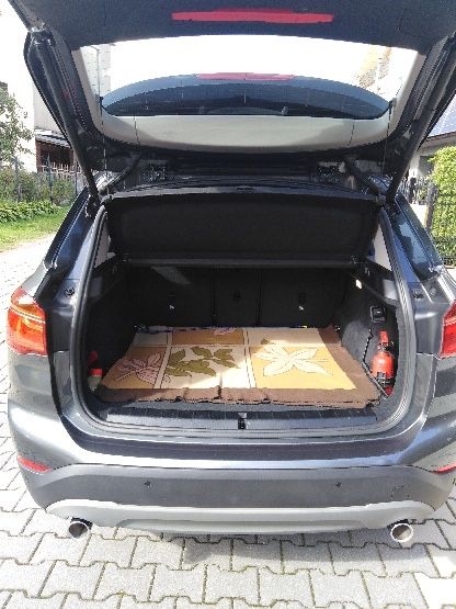BMW X1. Bezwypadkowy. Hak holowniczy chowany. Garażowany.