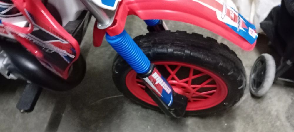 Mota criança a bateria