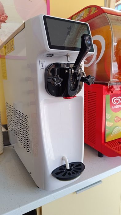 Maszyna do lodów włoskich z pompą napowietrzającą jak nowa!