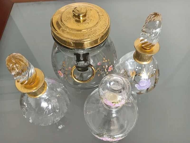 Conjunto de 4 lindas garrafas/potes Antigos de Vidro