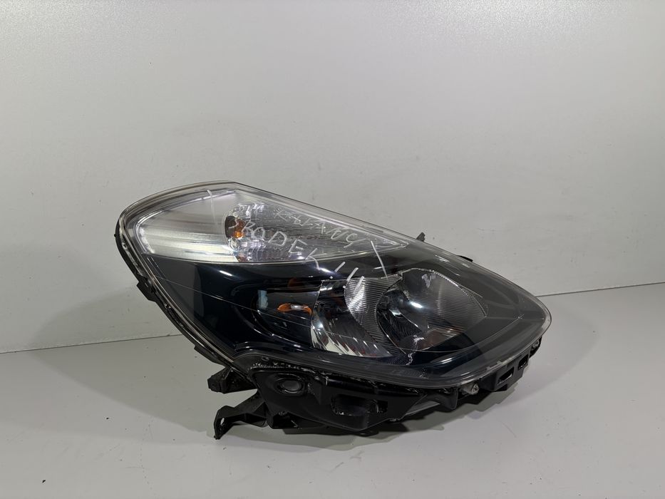 Renault clio iii 3 lift lampa przód przednia prawa europa uszkodzona