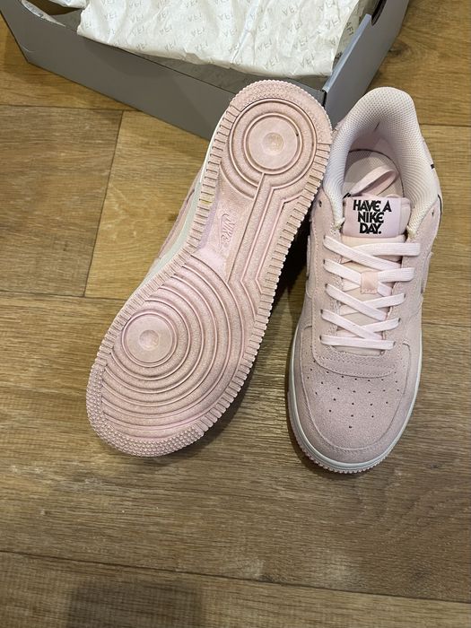 Жіночі кросівки Nike Air Force 1 Smile 39 розмір