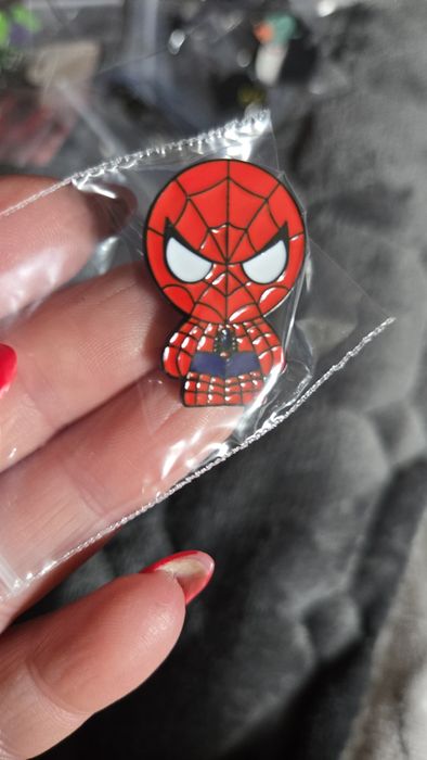 Broszka Spider-Man.