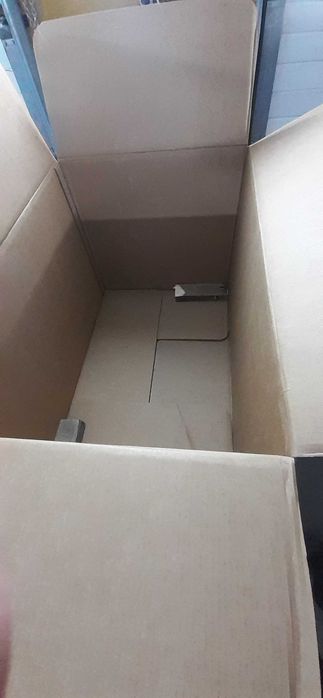 Paleta, karton na palecie, duży, mocny na przesyłkę duży gabaryt.