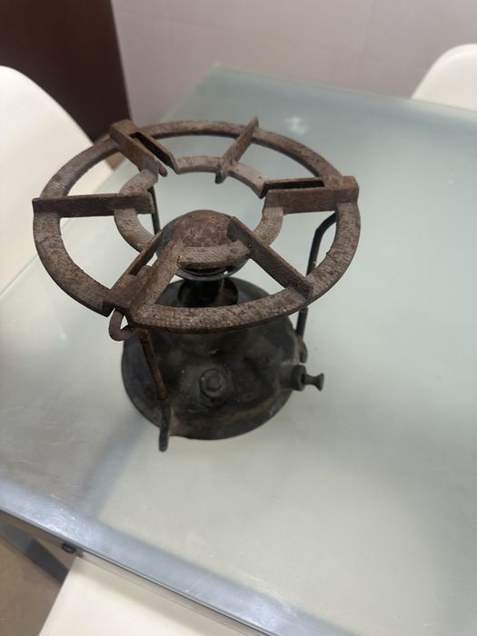 Fogareiro de petroleo antigo